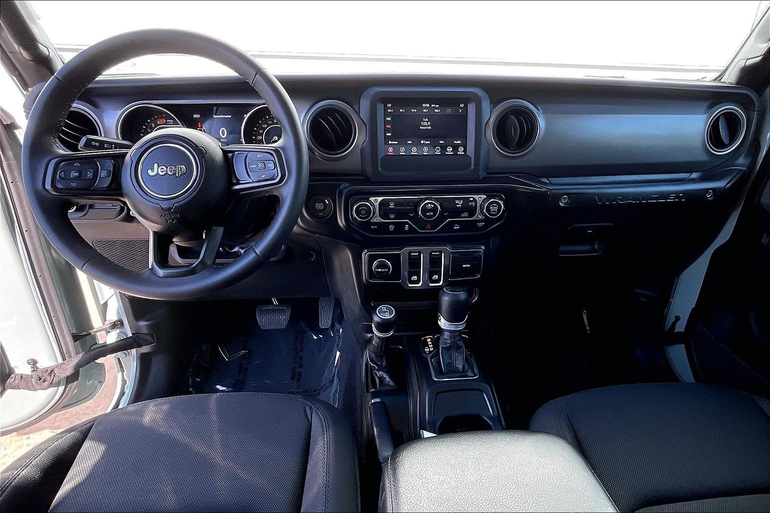 Used 2023 Jeep Wrangler Sport AWD/4WD image 19