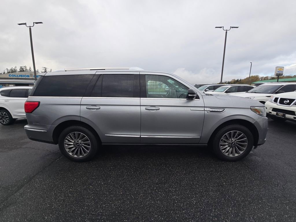Used 2021 Lincoln Navigator 4WD image 3