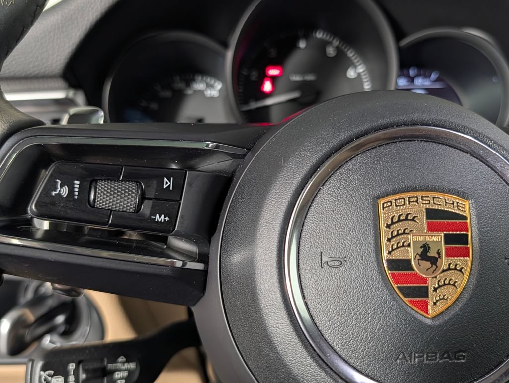 Certified 2023 Porsche Macan AWD/4WD image 36