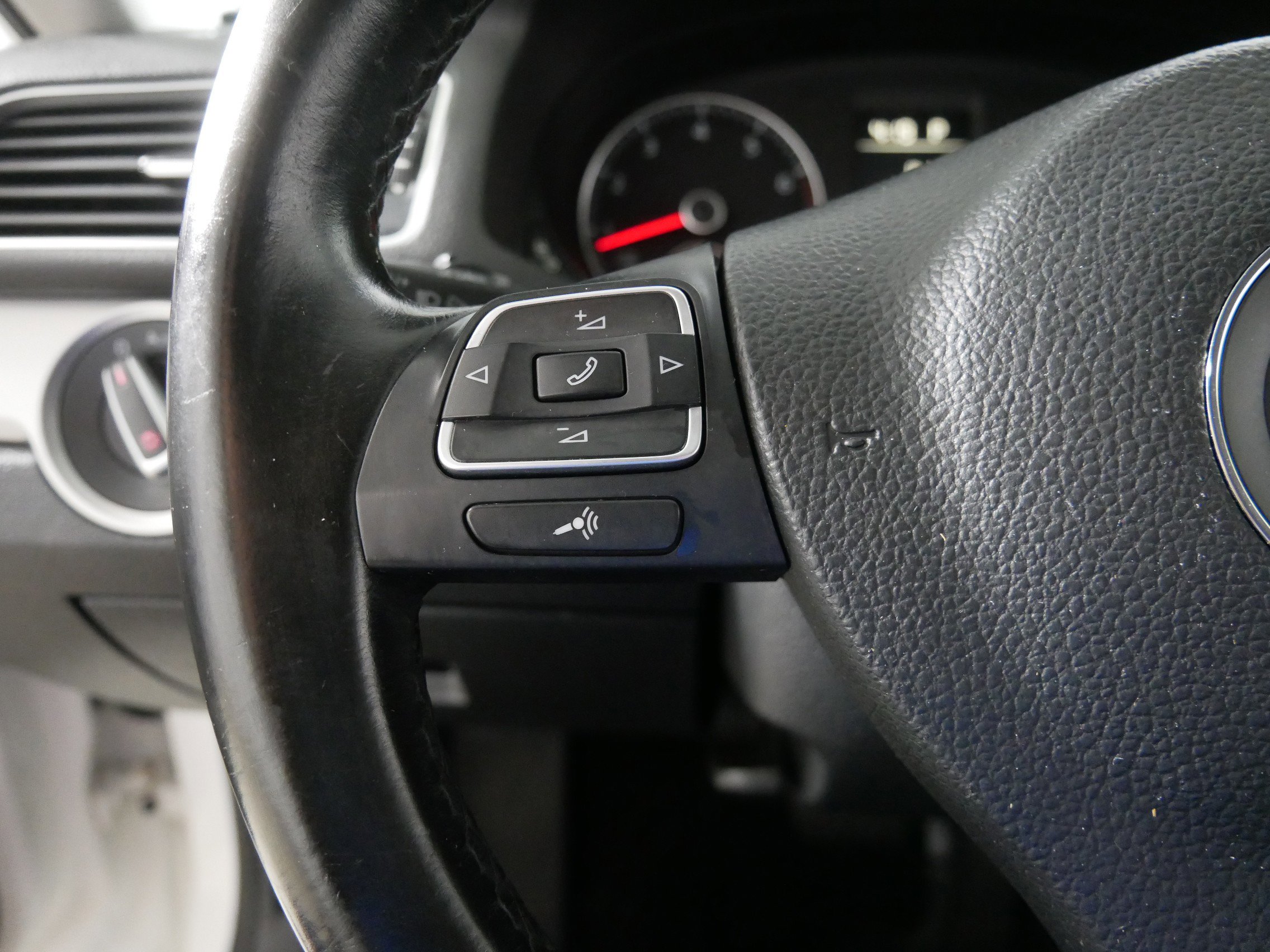 Used 2015 Volkswagen Passat 1.8T Wolfsburg Edition image 27