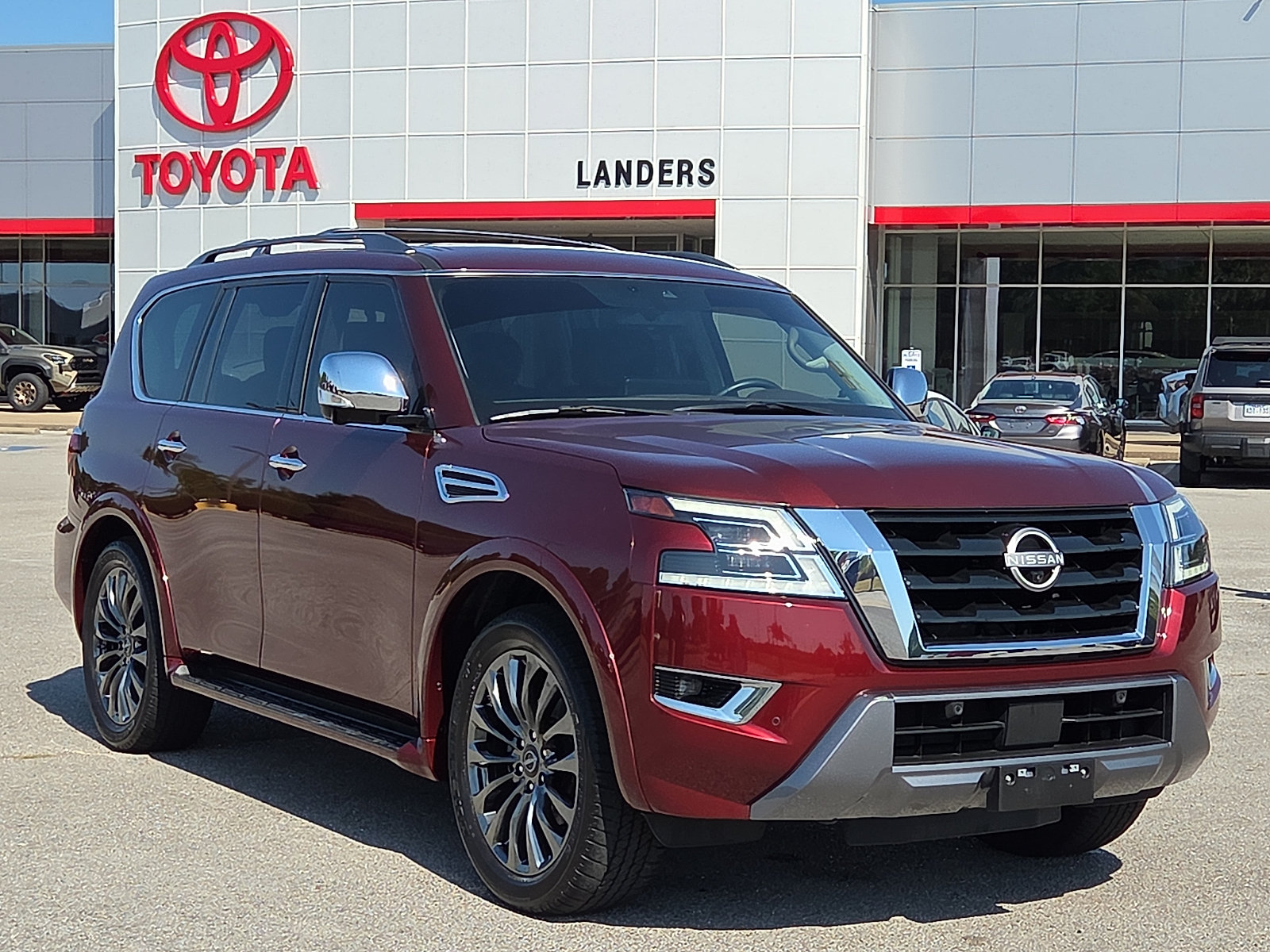 Used 2023 Nissan Armada Platinum w/ Captain's Chairs Package AWD/4WD image 1