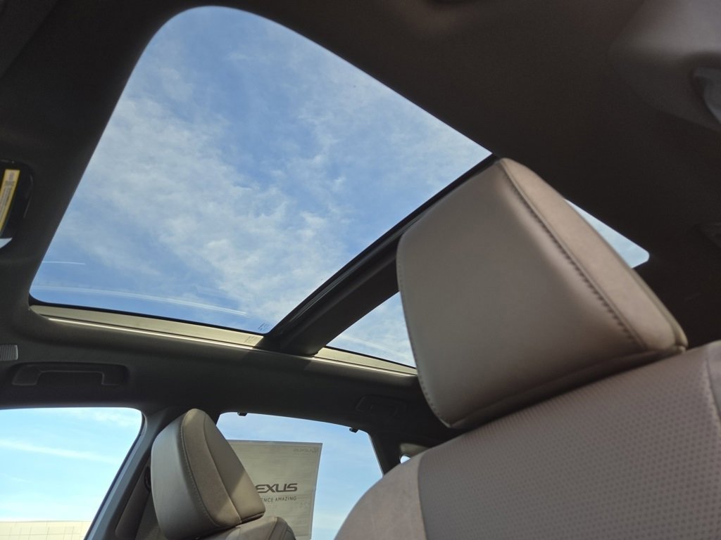 New 2025 Lexus RX 350 AWD image 8