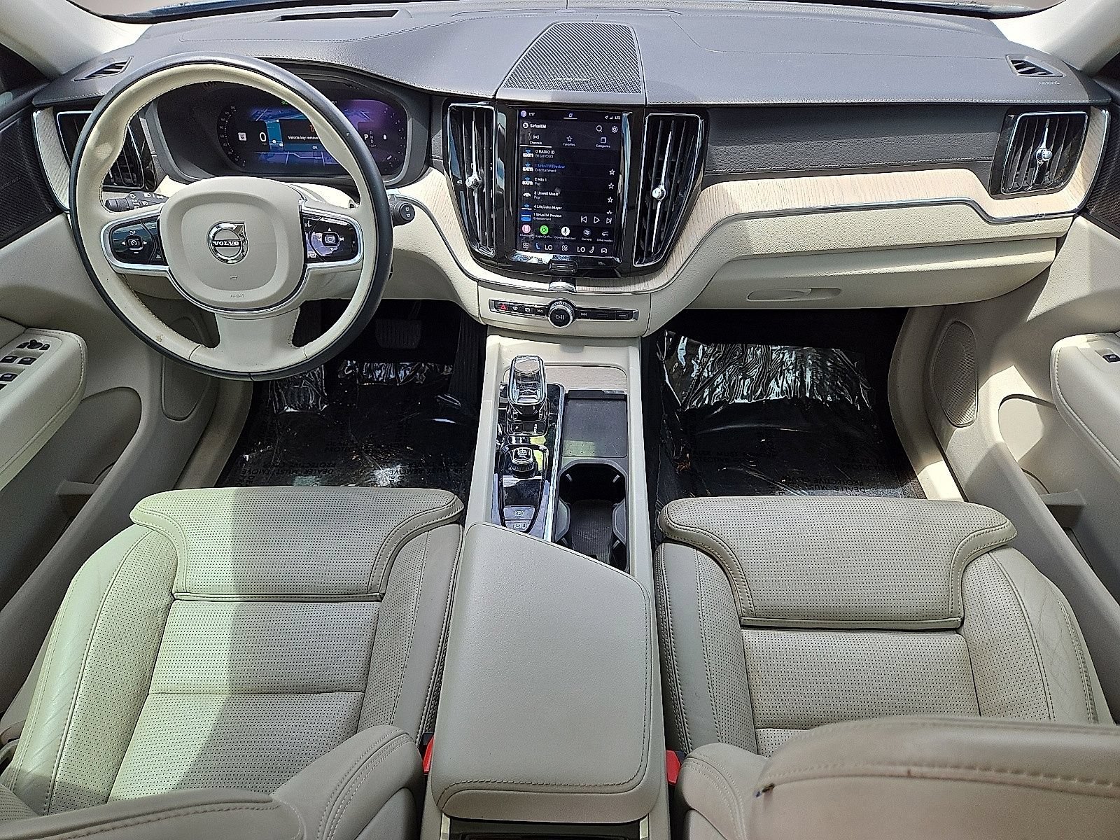 Used 2022 Volvo XC60 B5 Inscription w/ Advanced Package AWD/4WD image 17
