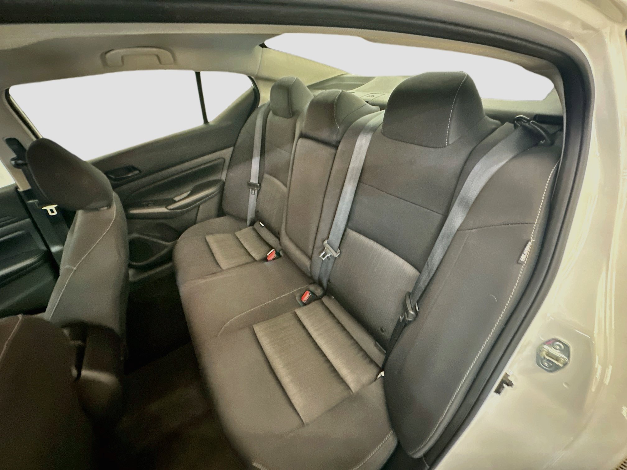 Used 2025 Nissan Altima 2.5 SV FWD image 28