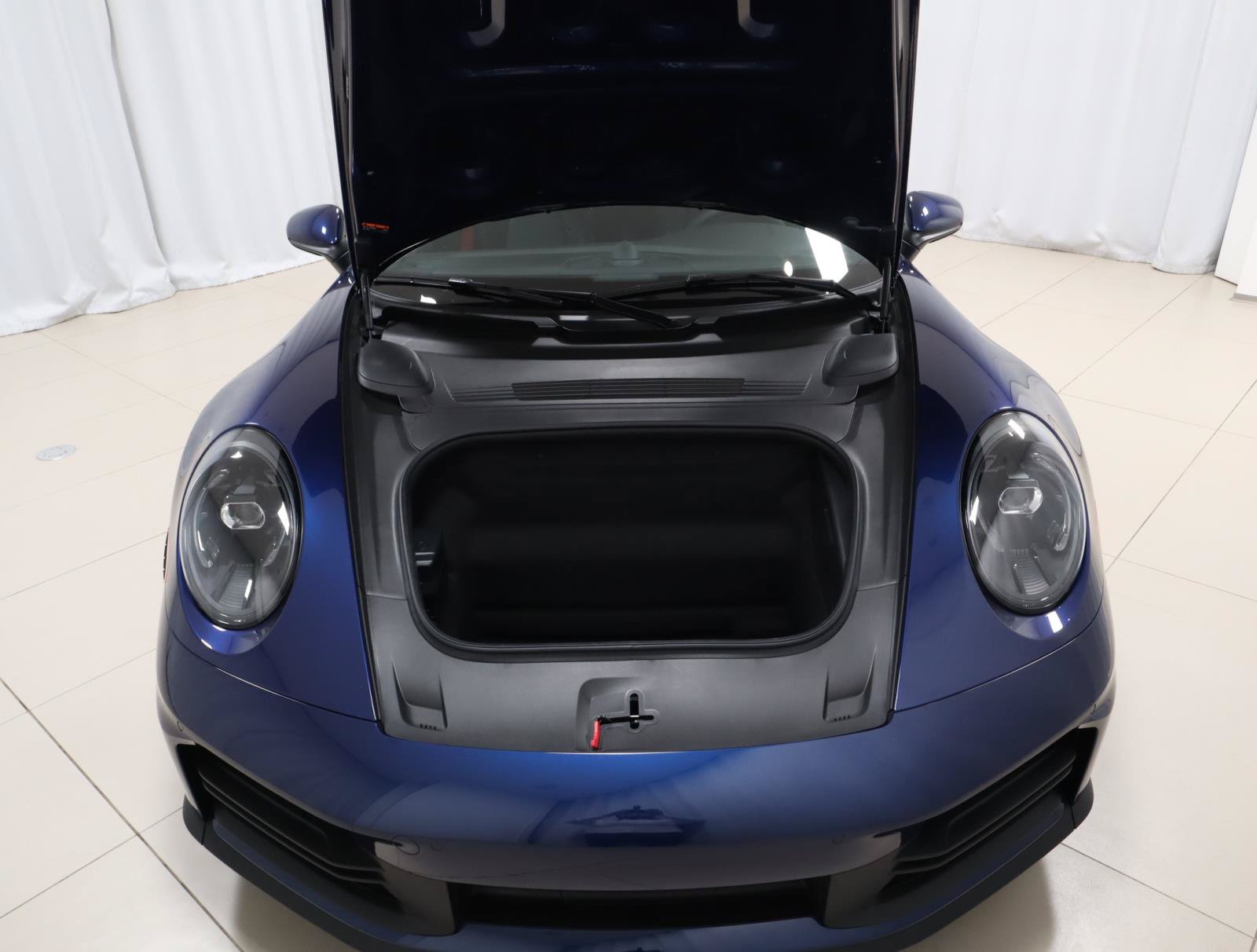 Used 2025 Porsche 911 Carrera RWD image 10