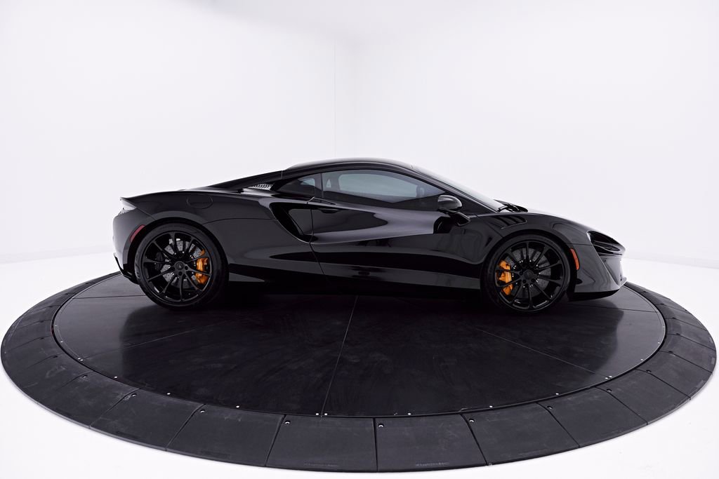 Used 2026 McLaren Artura RWD image 19