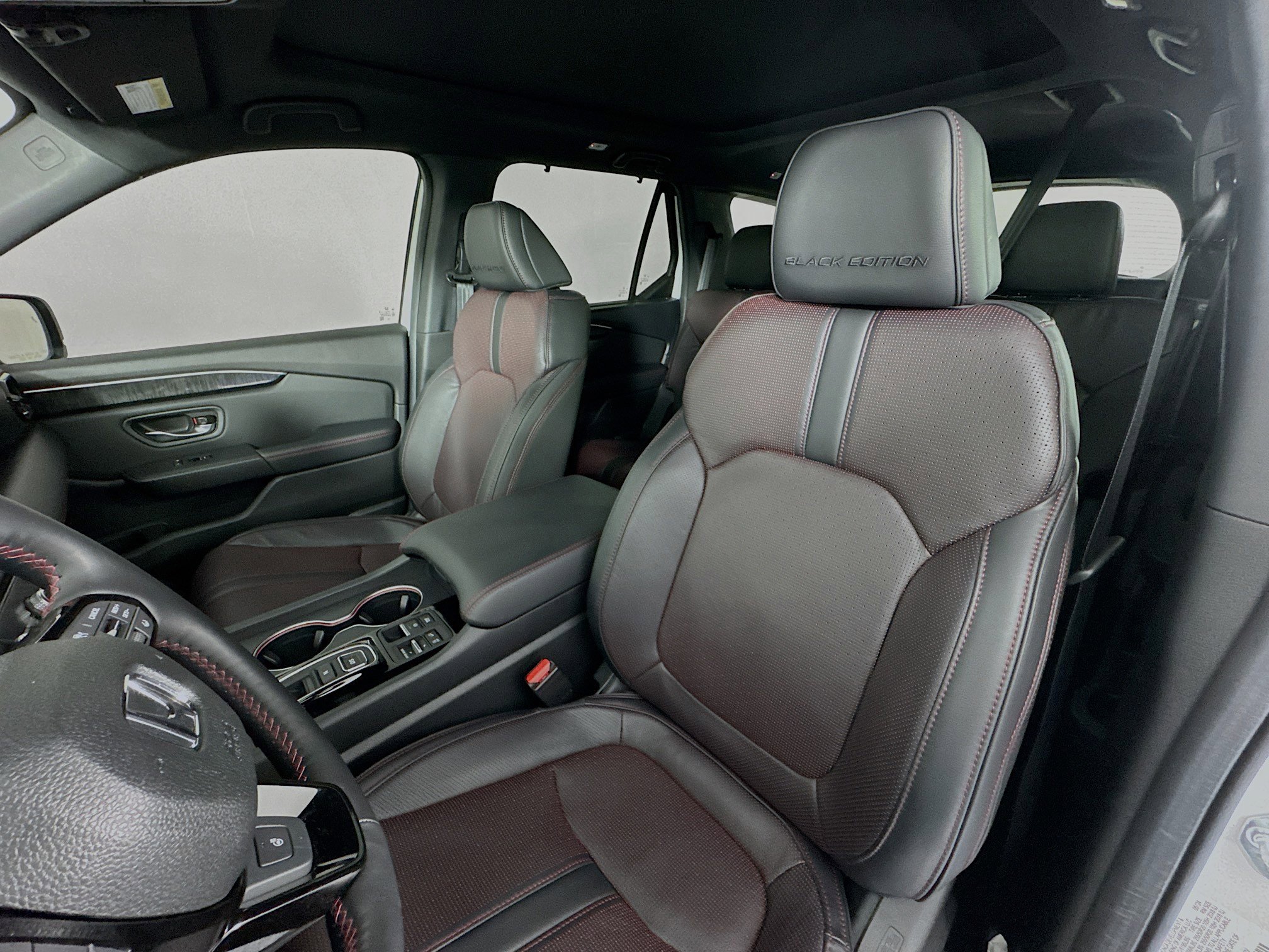 Certified 2025 Honda Pilot Black Edition image 22