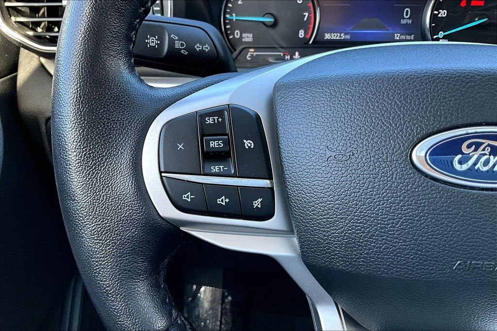 Used 2022 Ford Explorer XLT w/ Equipment Group 202A image 10