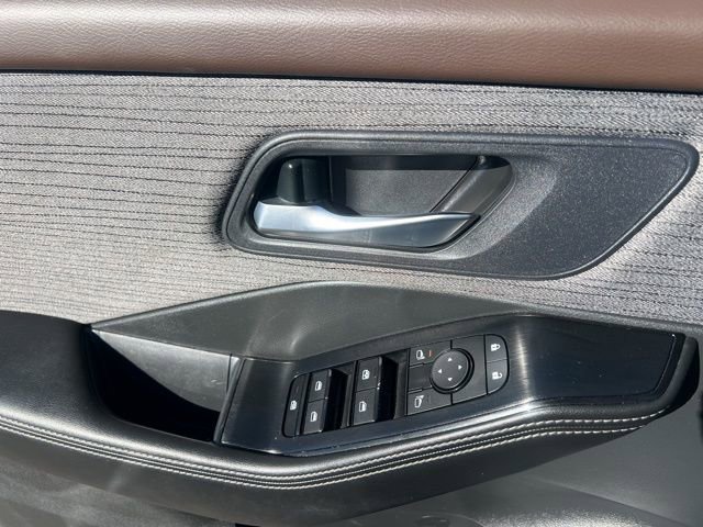 Used 2023 Nissan Rogue SV image 25