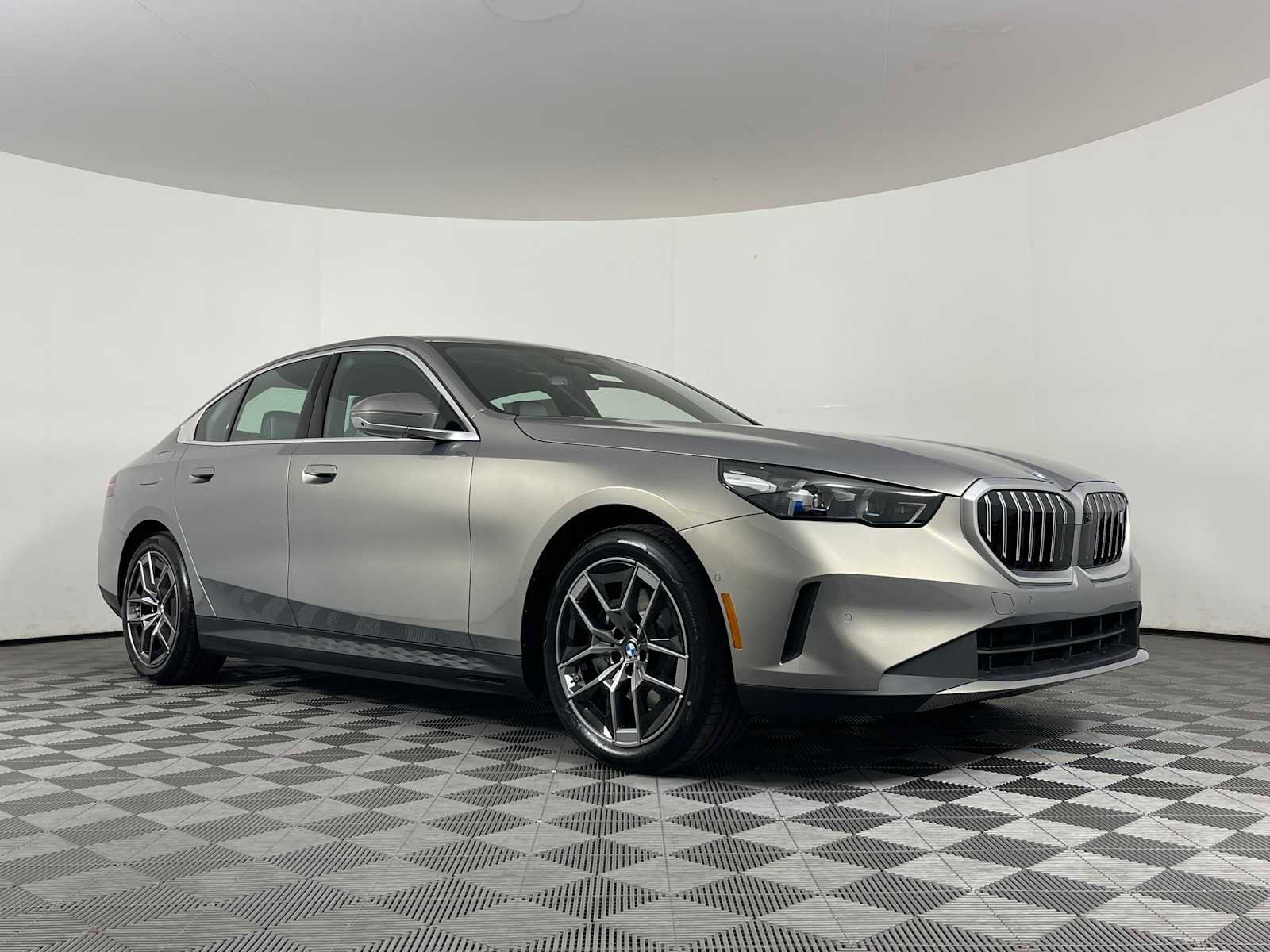 New 2026 BMW i5 eDrive40 image 14