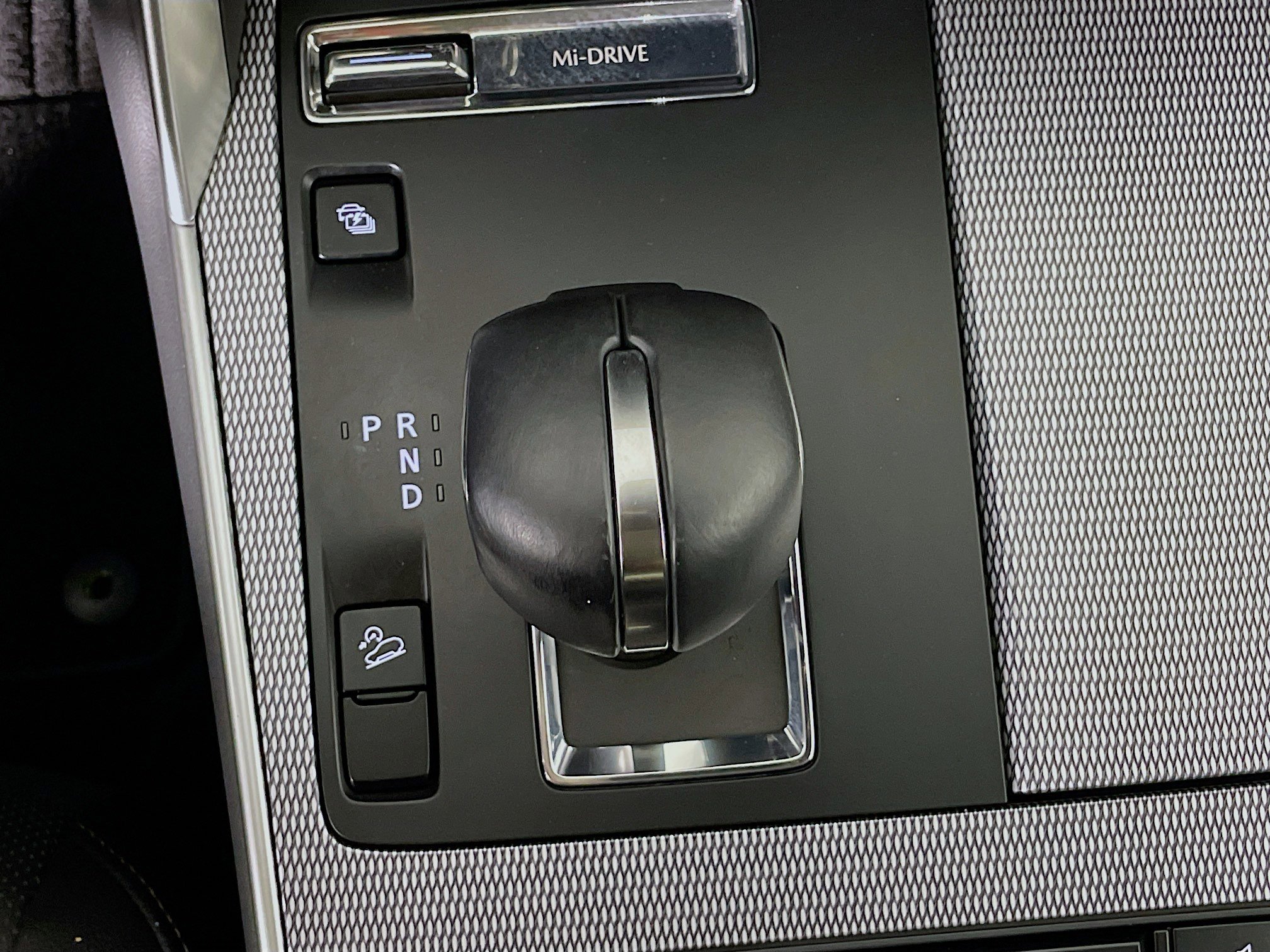 Used 2024 MAZDA CX-90 Plug-In Hybrid w/ Premium Pkg image 24