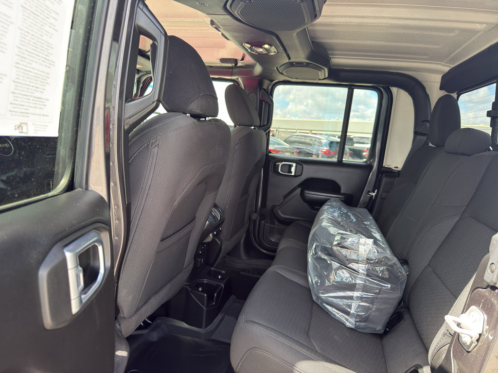 Used 2023 Jeep Gladiator Sport AWD/4WD image 28