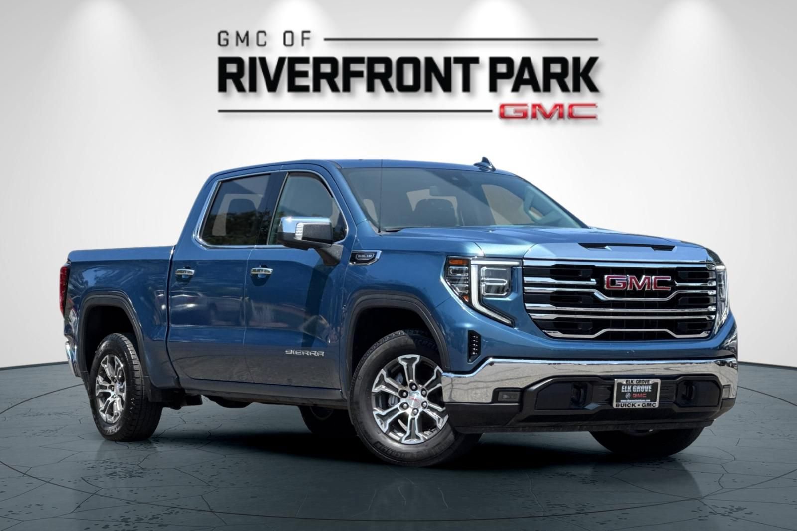 Used 2024 GMC Sierra 1500 SLT RWD image 2