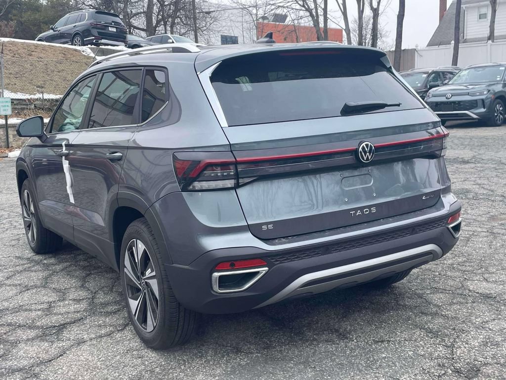 Used 2026 Volkswagen Taos SE AWD/4WD image 8