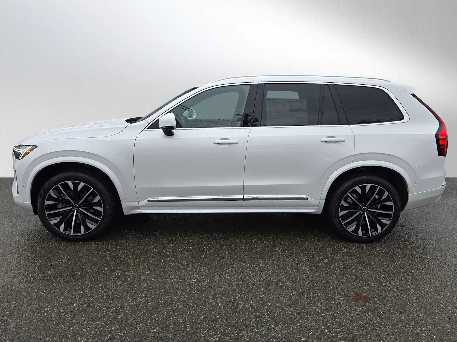 New 2026 Volvo XC90 B6 Plus w/ Protection Package Premier AWD/4WD image 6