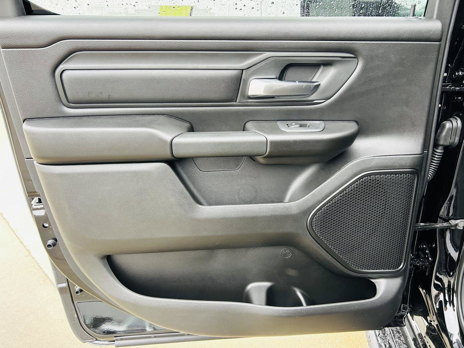 New 2027 RAM 1500 Express AWD/4WD image 25