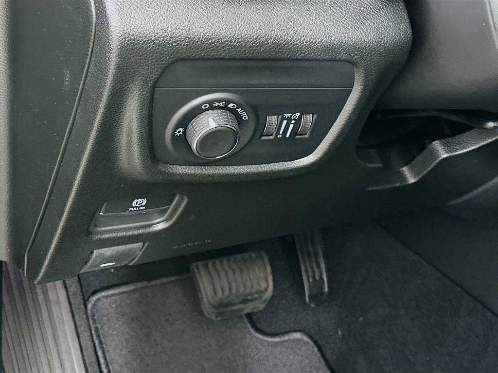 New 2026 Jeep Grand Cherokee L 4WD image 15
