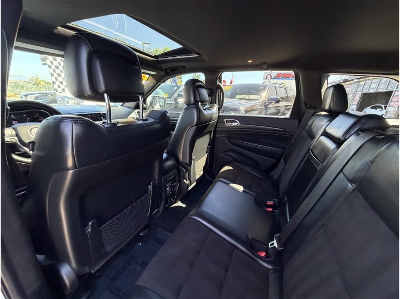 Used 2020 Jeep Grand Cherokee Altitude AWD/4WD image 22