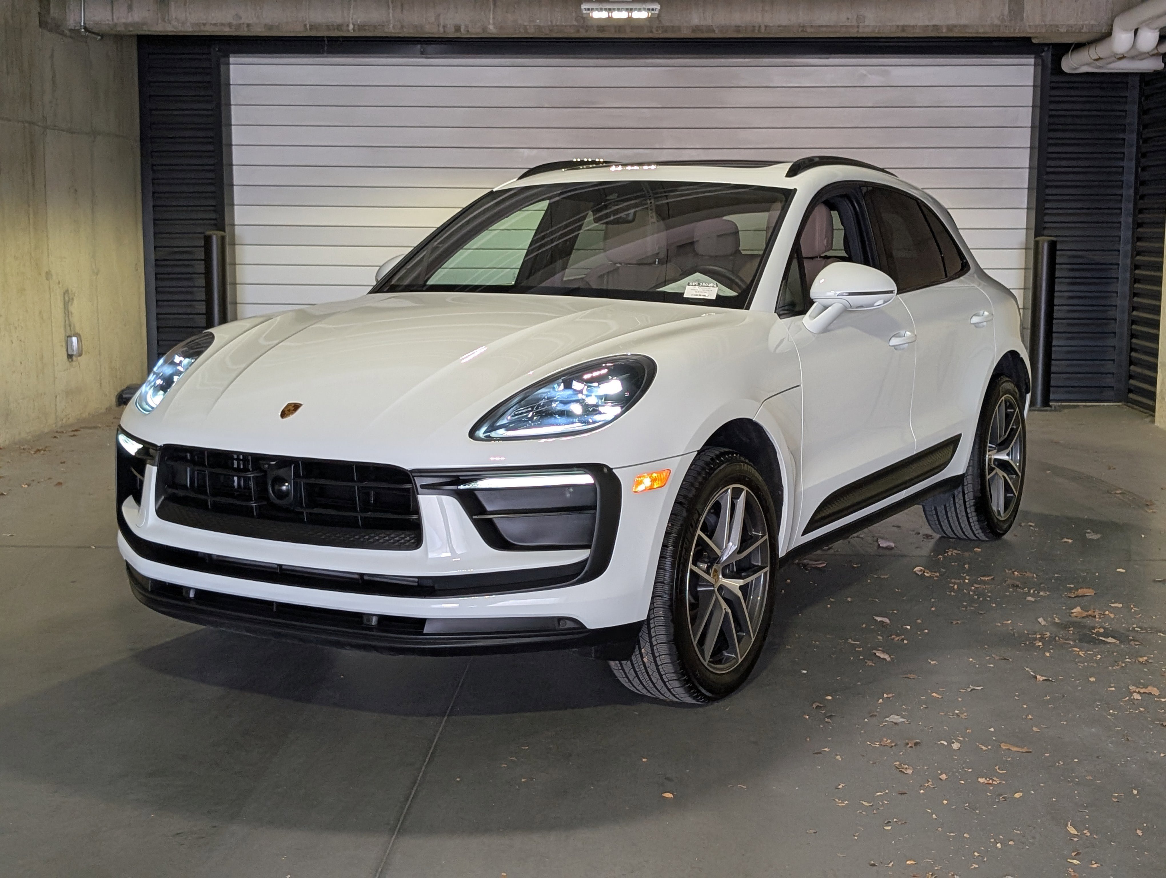 Used 2025 Porsche Macan video 1