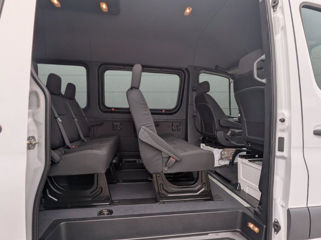 Used 2024 Mercedes-Benz Sprinter 2500 image 27
