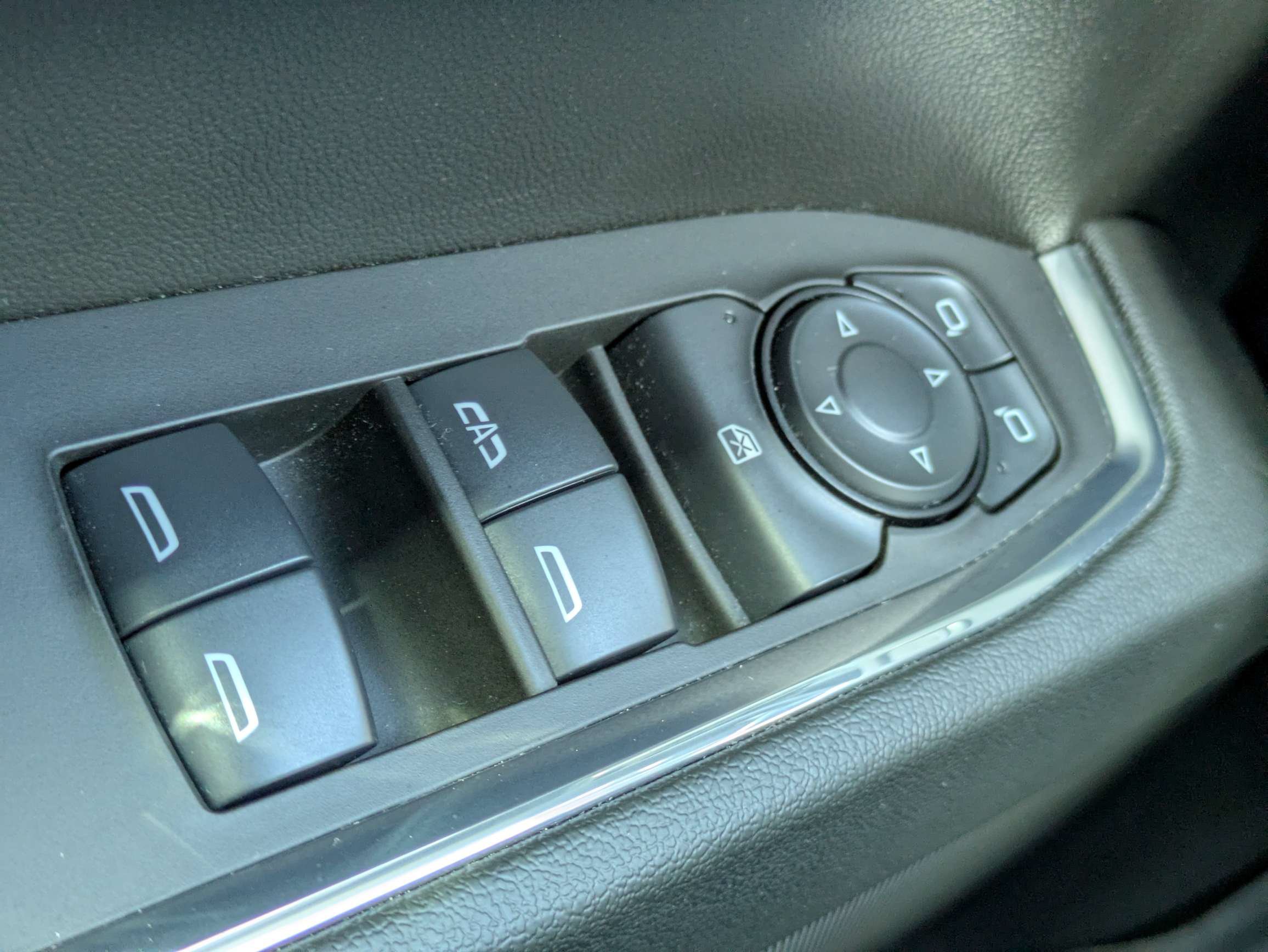 Used 2025 Chevrolet Silverado 1500 LT AWD/4WD image 13