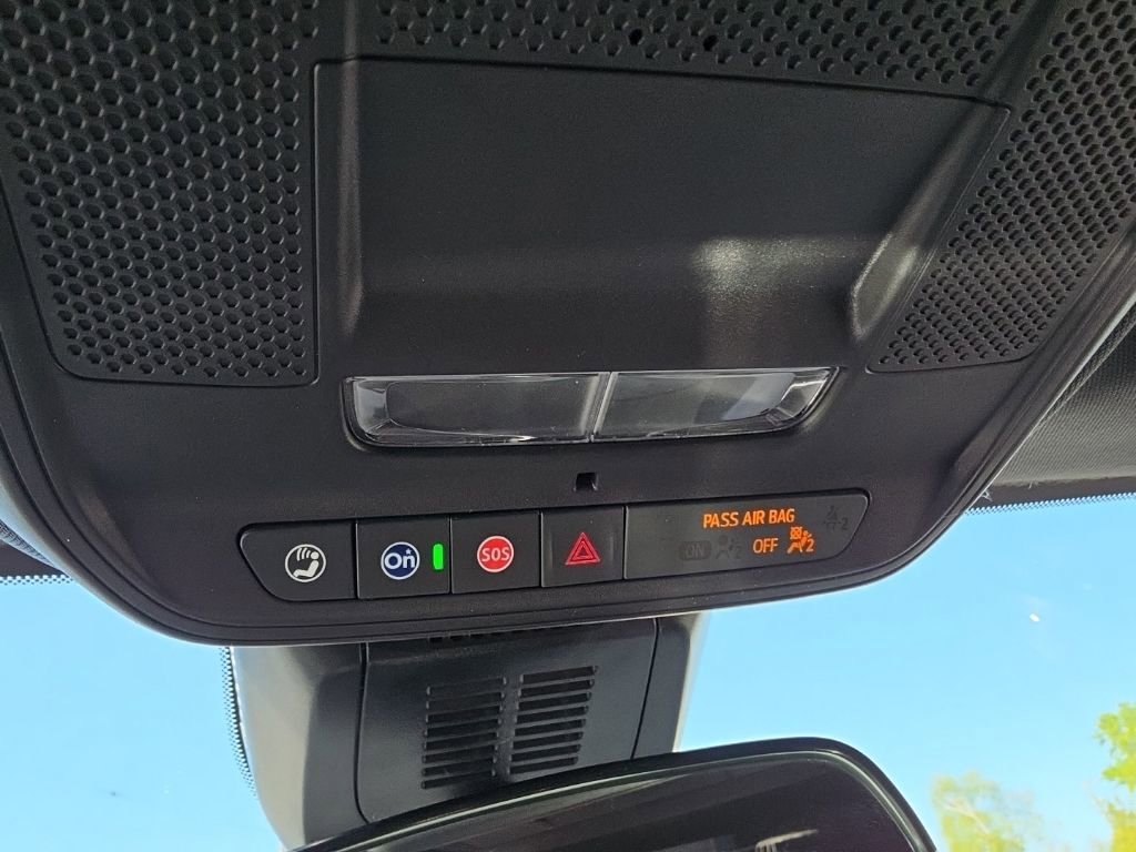 Used 2025 Chevrolet Equinox LT FWD image 17