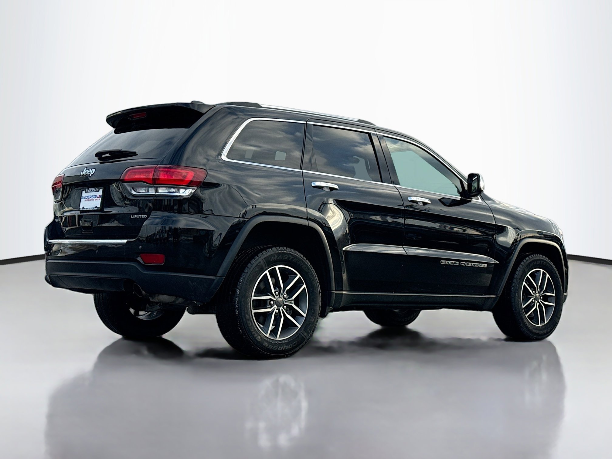 Used 2021 Jeep Grand Cherokee Limited image 2