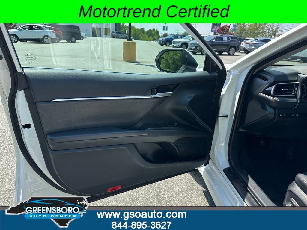 Used 2023 Toyota Camry SE FWD image 14
