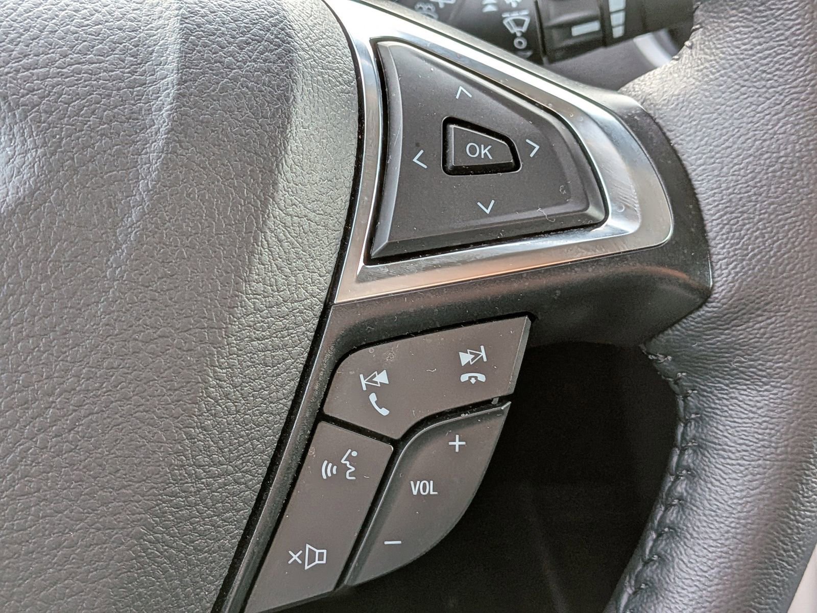 Certified 2023 Ford Edge SEL w/ Convenience Package image 30