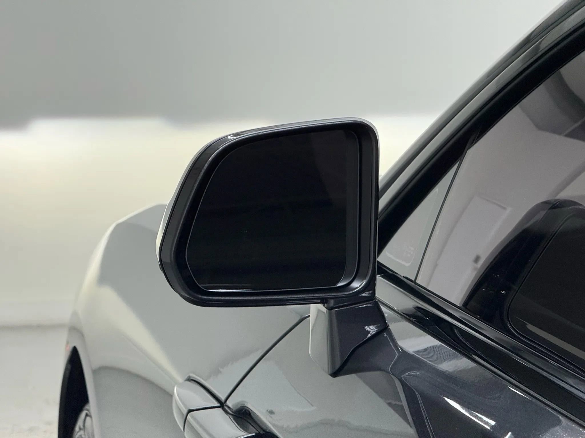 Used 2025 Rolls-Royce Spectre image 42