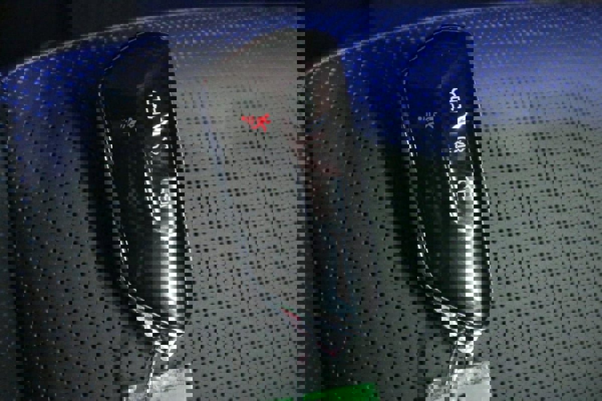 Used 2024 Volkswagen Golf R image 21