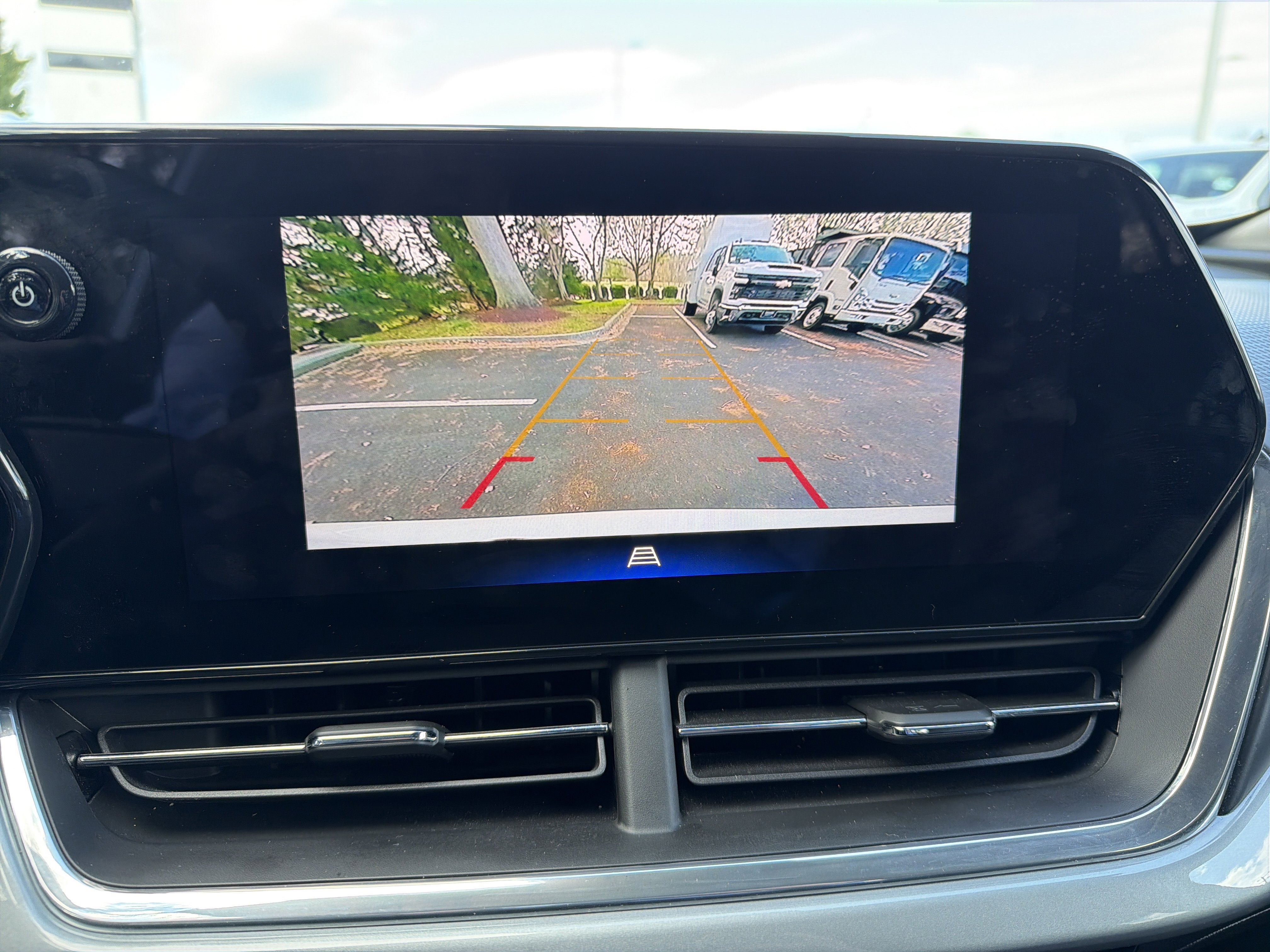 Used 2024 Chevrolet Trax LT w/ Driver Confidence Package image 24