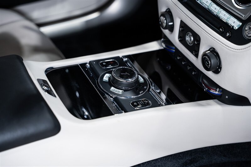 Used 2016 Rolls-Royce Wraith RWD image 54