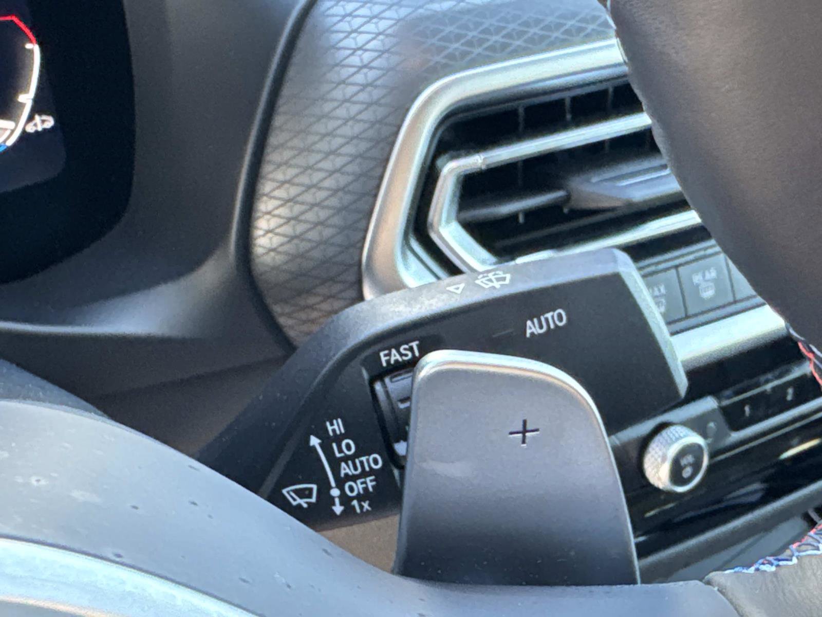 Used 2025 BMW X4 M40i image 28