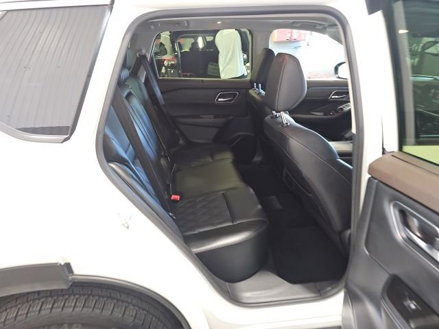 Used 2023 Nissan Rogue Platinum AWD/4WD image 21