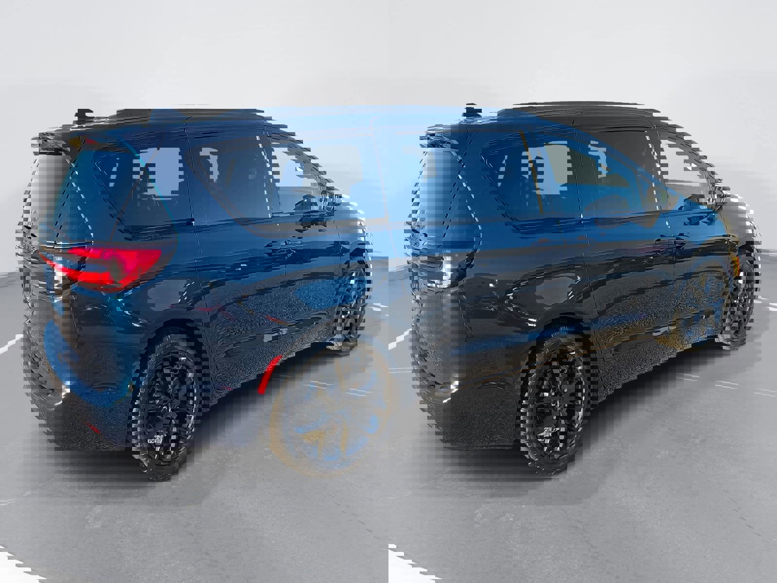 Used 2025 Chrysler Pacifica Limited image 5