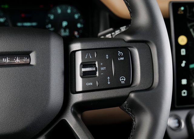 New 2026 Land Rover Defender 130 X-Dynamic SE image 22