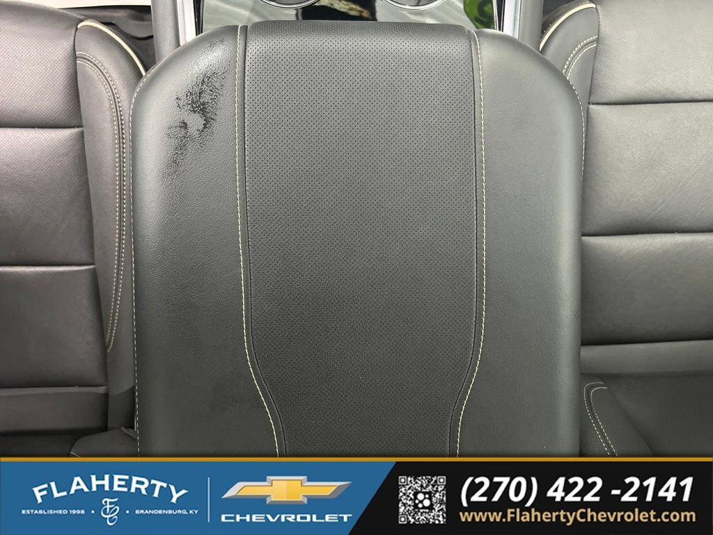 Used 2025 Chevrolet Suburban Premier AWD/4WD image 33