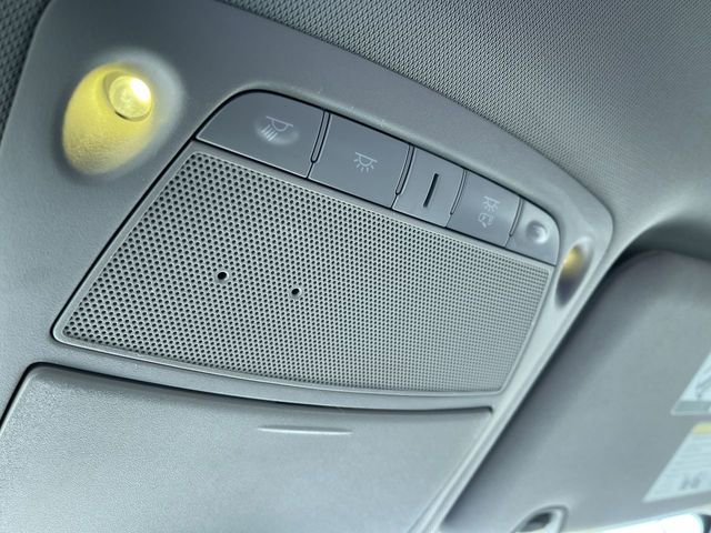 Used 2018 Nissan Rogue S image 33