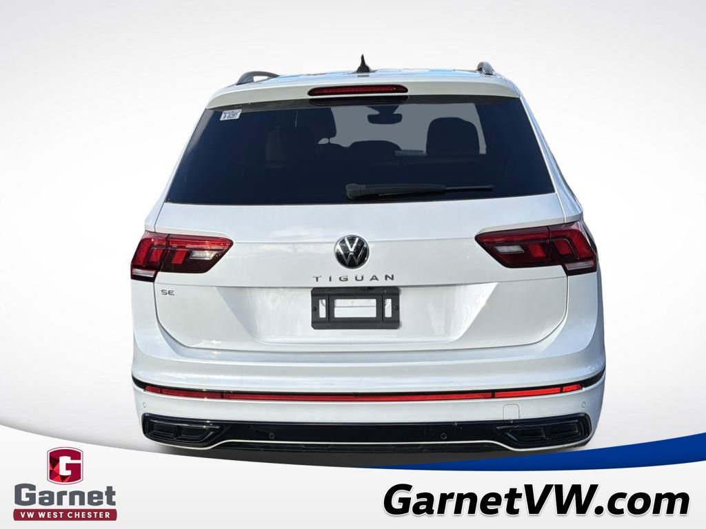 Certified 2023 Volkswagen Tiguan SE R-Line image 4