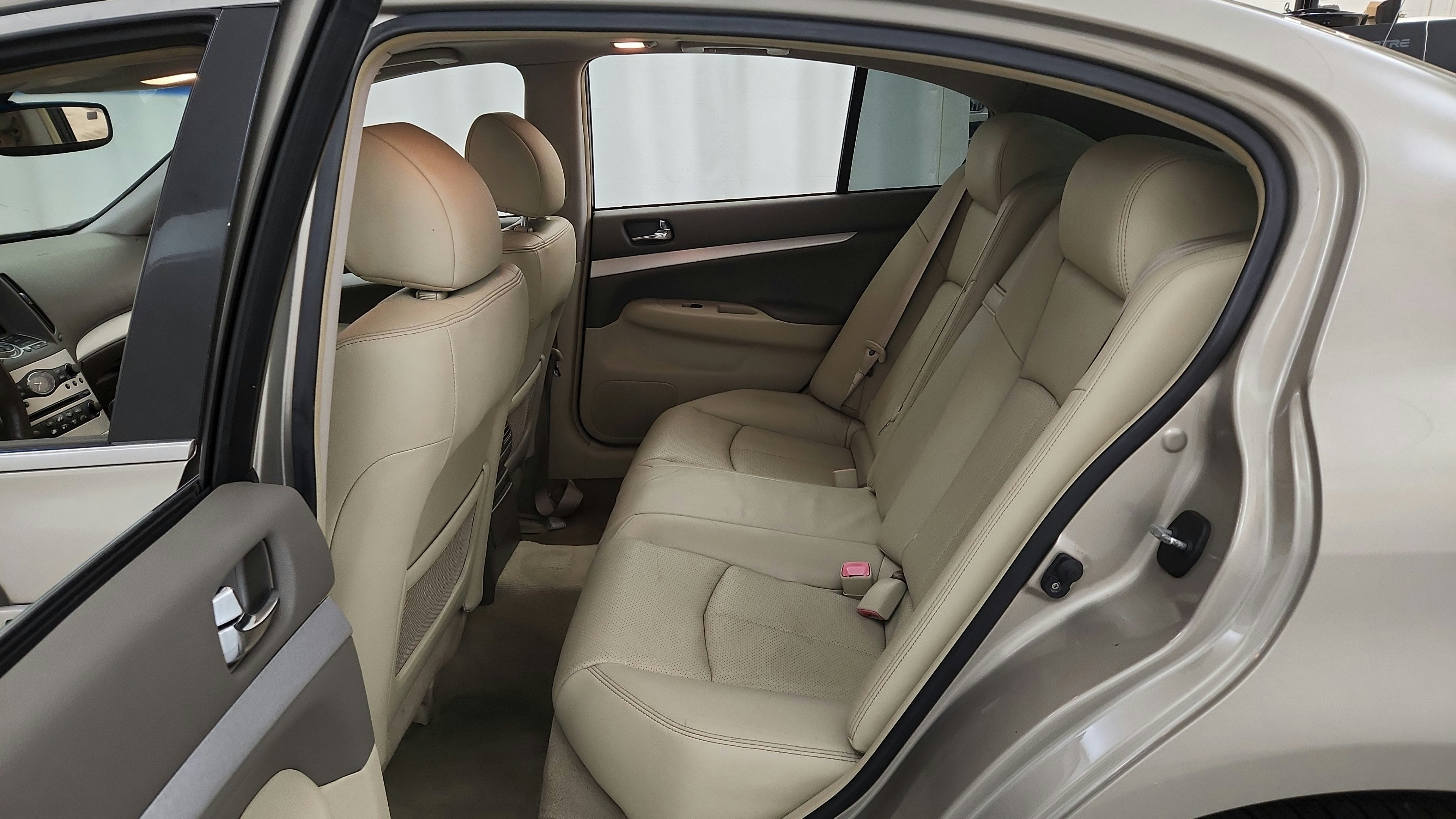 Used 2009 INFINITI G37 x Sedan w/ Premium Pkg AWD/4WD image 24
