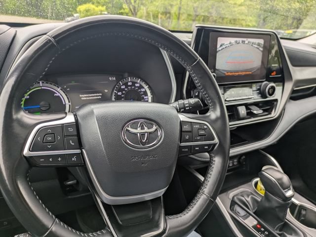 Certified 2024 Toyota Highlander XLE AWD/4WD image 39