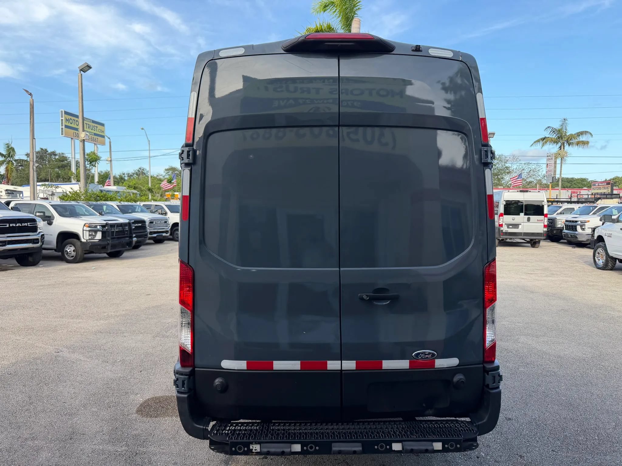 Used 2020 Ford Transit 250 148 High Roof Extended RWD image 4