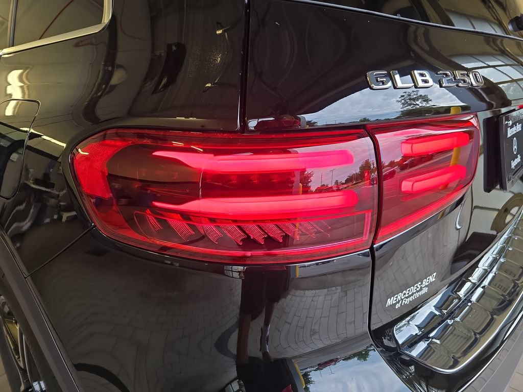 Used 2026 Mercedes-Benz GLB 250 image 38