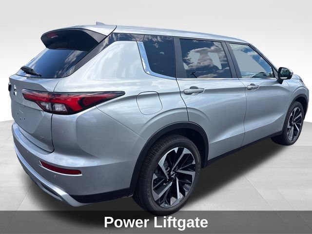 Used 2024 Mitsubishi Outlander SE Black Edition FWD image 6