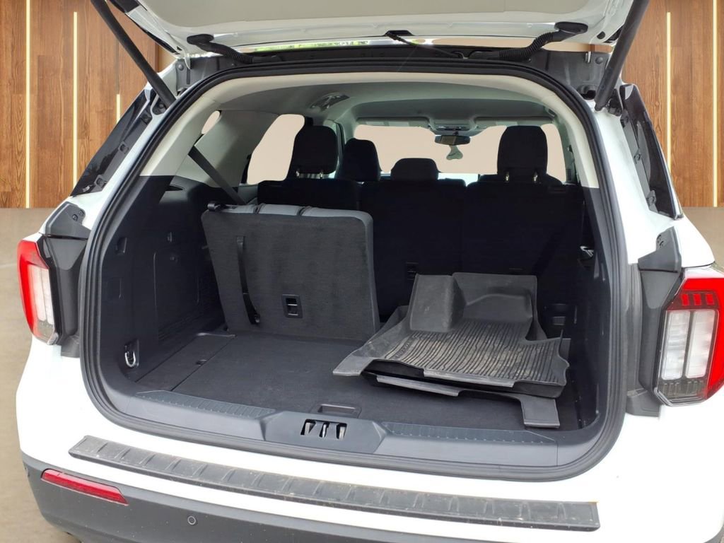 Used 2025 Ford Explorer Active AWD/4WD image 32
