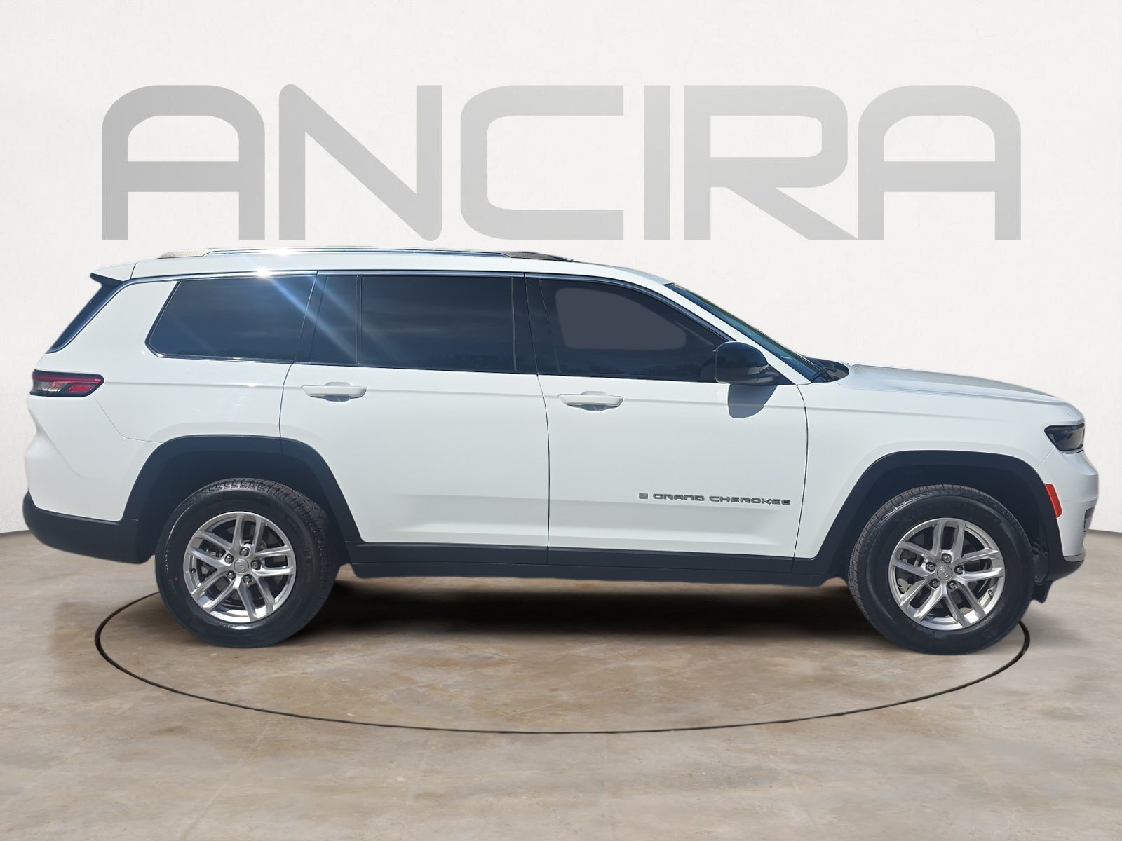 Used 2023 Jeep Grand Cherokee L Laredo AWD/4WD image 11