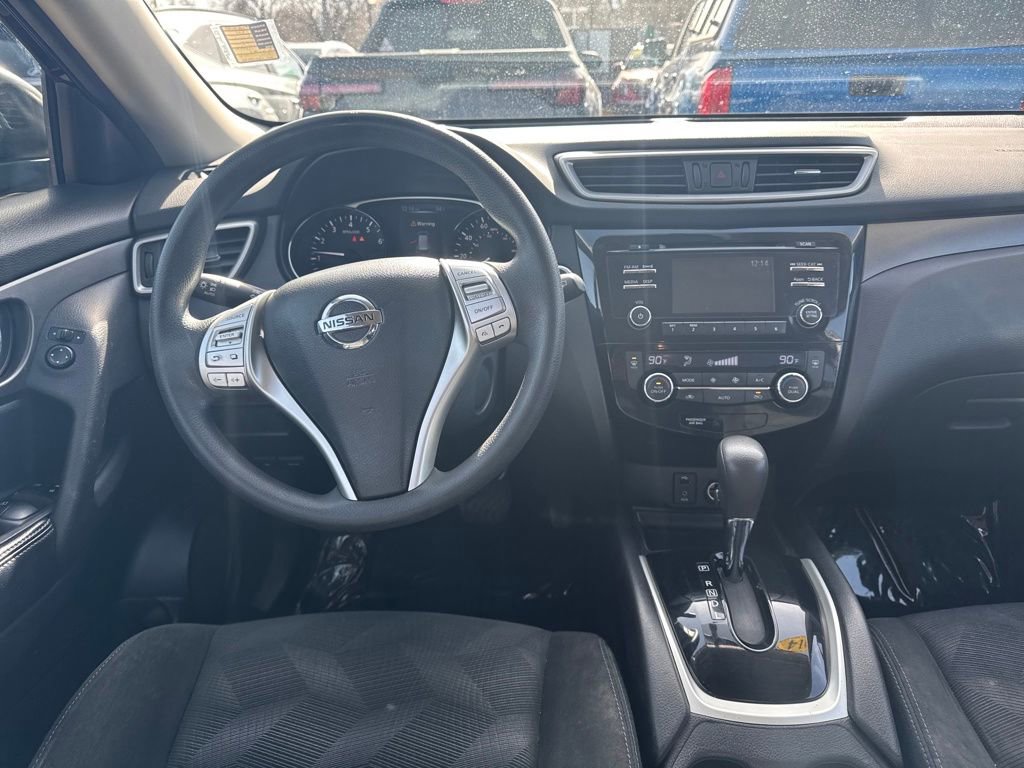 Used 2014 Nissan Rogue SV w/ SV Family Package image 29