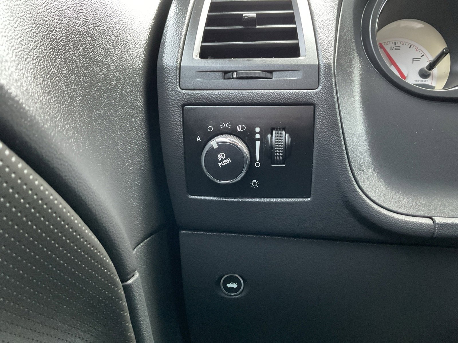 Used 2012 Dodge Challenger R/T Plus image 20