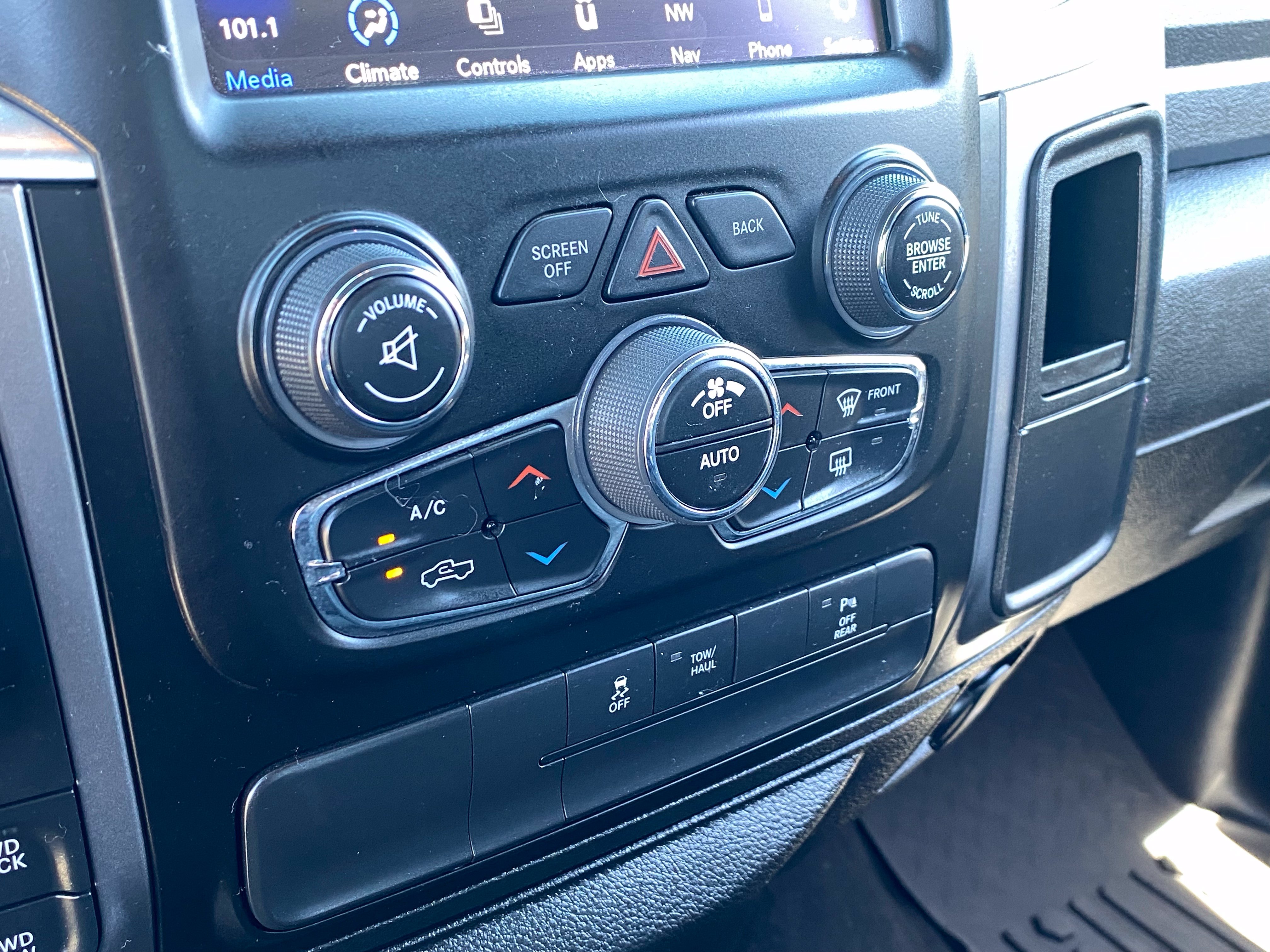 Used 2022 RAM 1500 Classic Warlock w/ Electronics Group AWD/4WD image 23